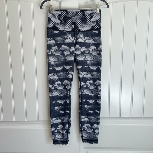 Lululemon wonder under 25” high rise cloud polka floral dot leggings size 4 - Picture 1 of 8